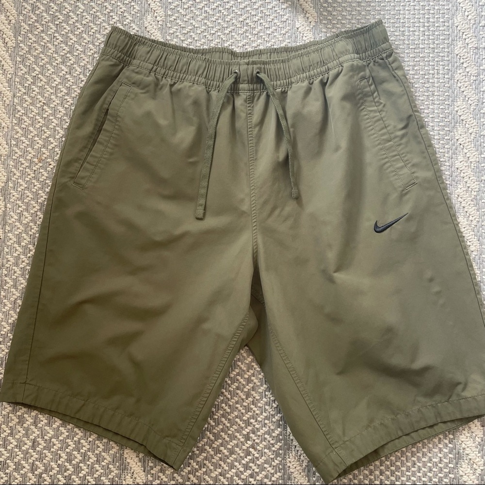 Nike Men’s Army Green Shorts XL